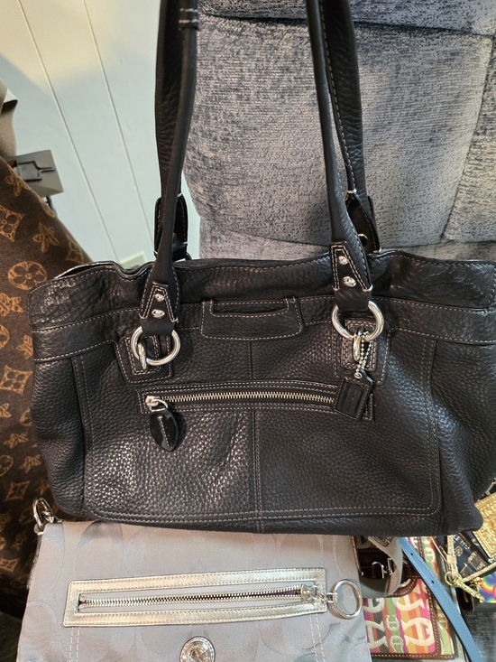 Handbags - Coach EUC Penelope Black Leather Tote Handbag 15x10x6